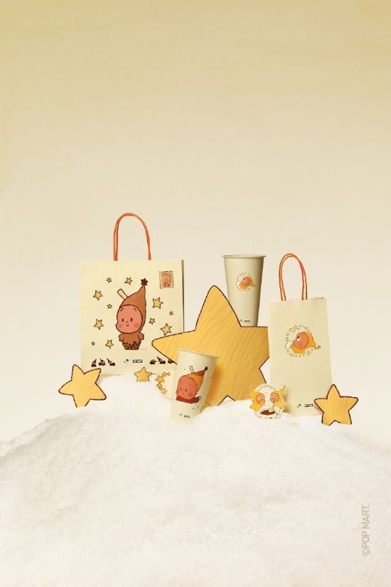 喜茶与泡泡玛特星星人联名上线，推出定制款形象及系列活动