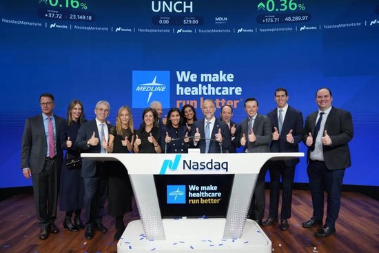 一个超级IPO敲钟，黑石赚翻了