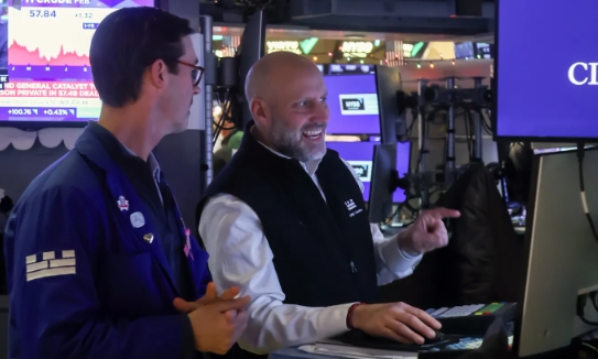 盘前：纳指期货跌0.01% 今日美股提前三小时休市