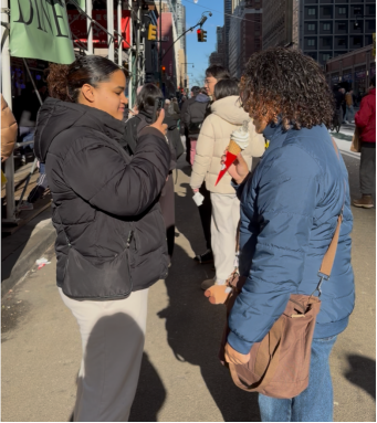 现场直击：平安夜，美国人究竟喝不喝蜜雪冰城？ | 北美前哨