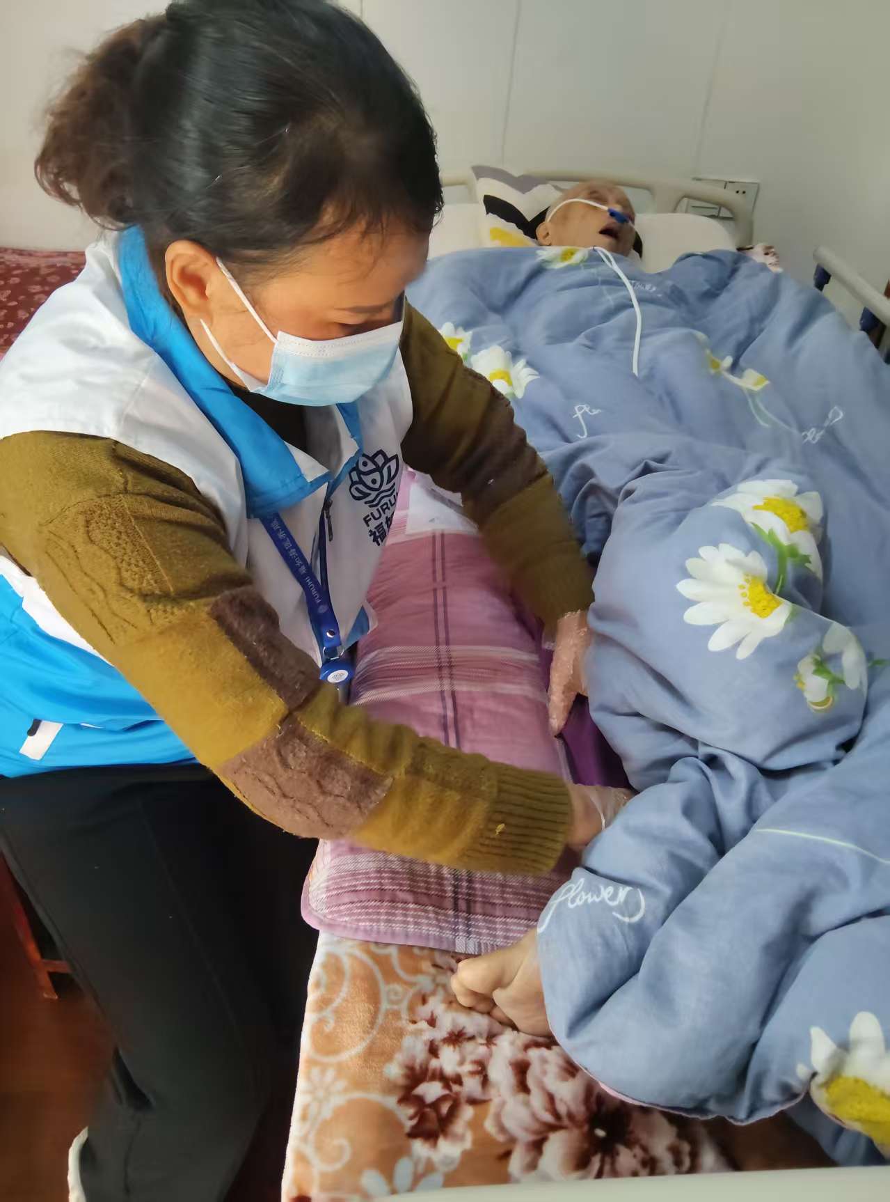 长护险新突破！明年起逐步覆盖全民，每年千亿资金入场