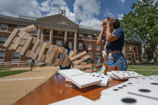英国公费医疗体系扛不过这个寒冬