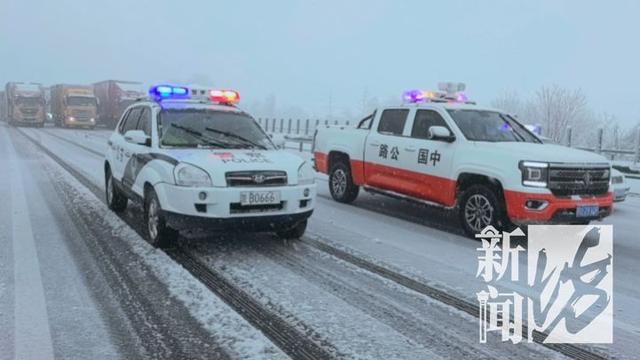 上海飞西安延误了5小时，突降暴雪，航班大面积延误！大批人被困机场