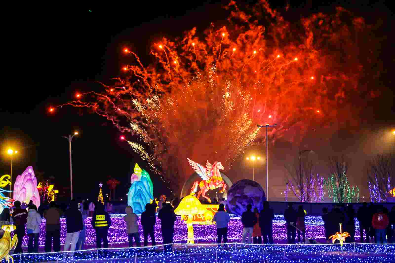 沸点狂欢，共赴璀璨！太仓阿尔卑斯国际度假区绽耀冰雪燃灯跨年夜