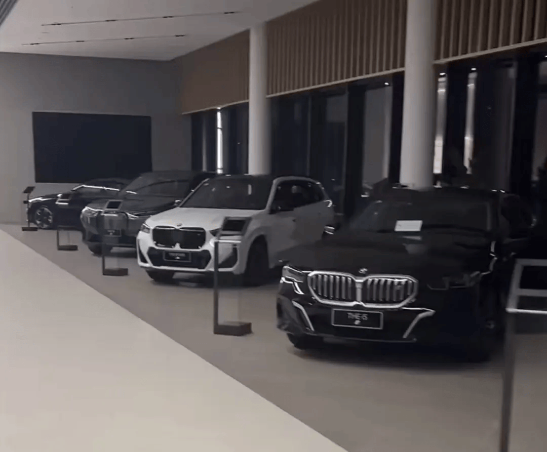 宝马新年大调价，最高降30万？记者实探：并非价格战，终端售价基本没变\n