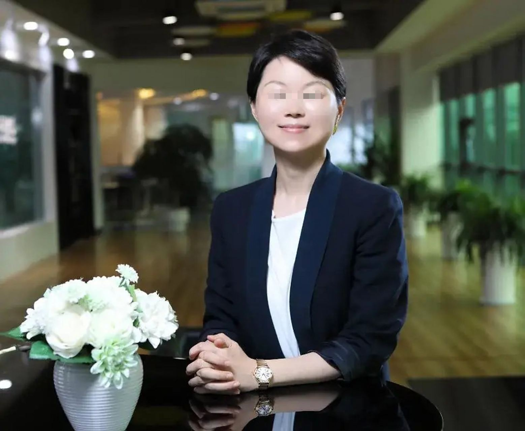 80后“最美女老板”，干成充电桩之王！但被地产商坑惨了