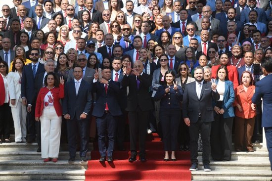 第1现场｜多方角力委内瑞拉：审判、变局与国际声援