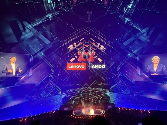 杨元庆：新一轮算力浪潮将源于AI推理的爆发｜直击CES