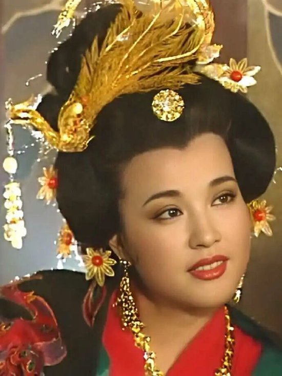 中国最会化妆的男富豪，一把套现15亿！什么信号？