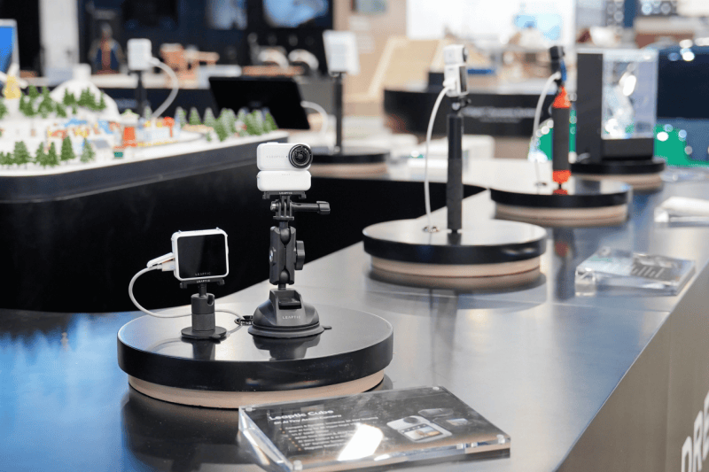 最小体积，最强性能：光子跃迁以8K AI拇指相机问鼎CES