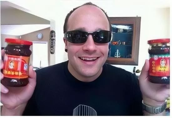 老干妈，出山救子，又赚翻了：2024年营收逼近54亿元，几乎追平历史峰值