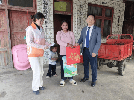 打通“最后一公里” 阳光人寿在贵州平寨村建起金融教育“根据地”图3