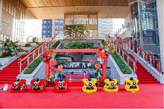 交付看远洋 | 近百户业主自发送锦旗，深圳远洋天祺700套精装住宅高品质交付图3