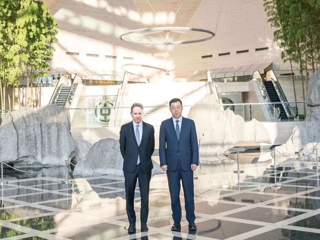 中国银行董事长葛海蛟会见美国前财长、华平集团主席蒂莫西·盖特纳