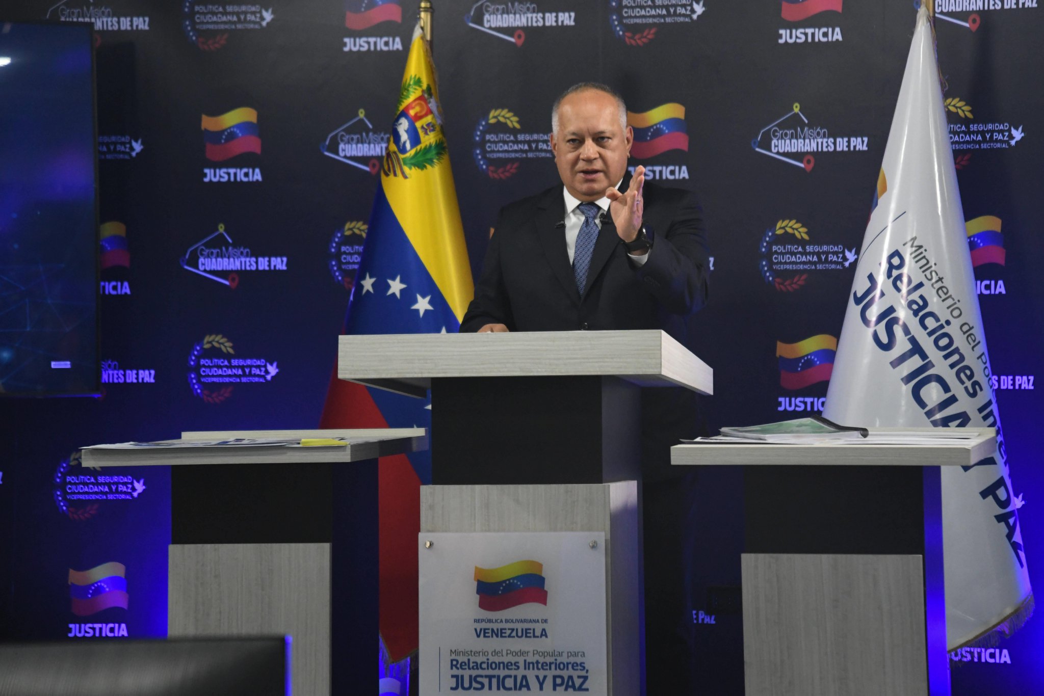 委内政部长：美国发动袭击的真正理由是石油图3