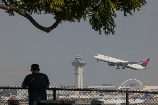 想读懂K型经济？坐一次飞机就知道了